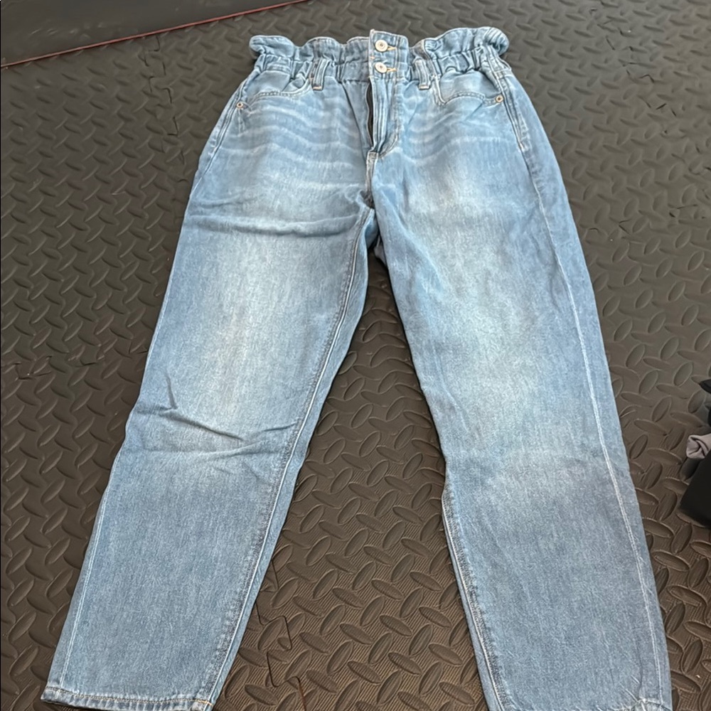 Women’s American Eagle Highest Rise Mom Jean